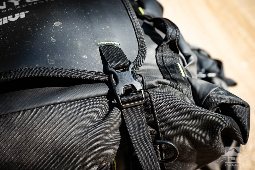 GIVI GRT723 Canyon Top Bag top pouch buckles